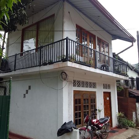 Trinish Homestay Хаттон Экстерьер фото