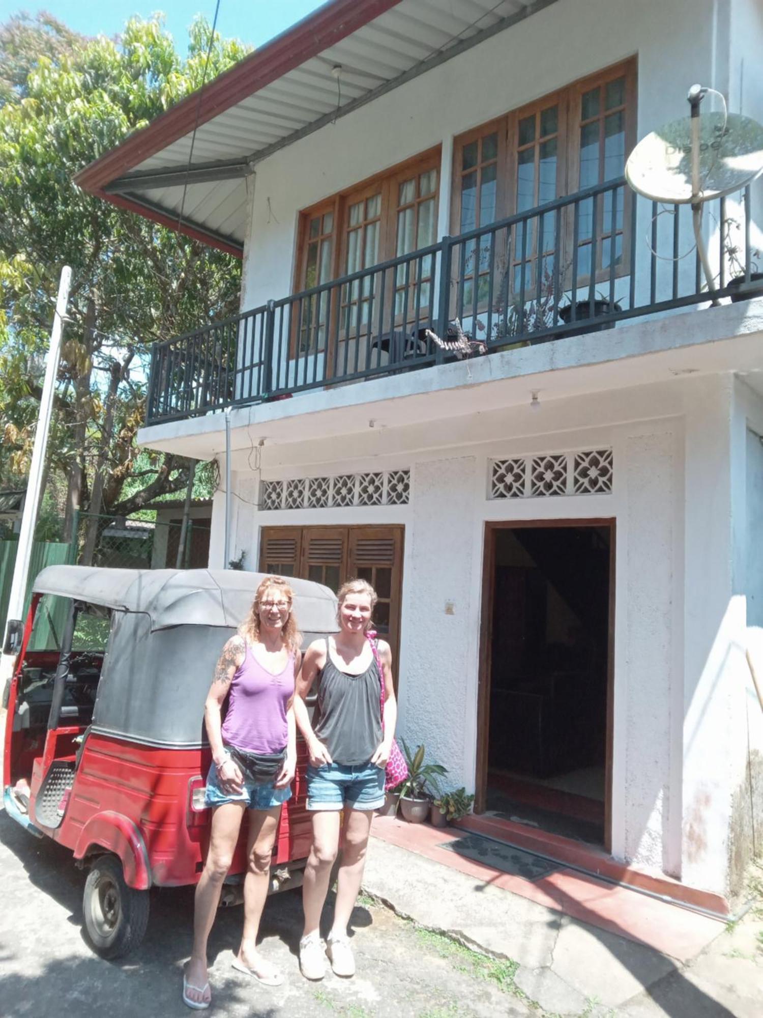 Trinish Homestay Хаттон Экстерьер фото