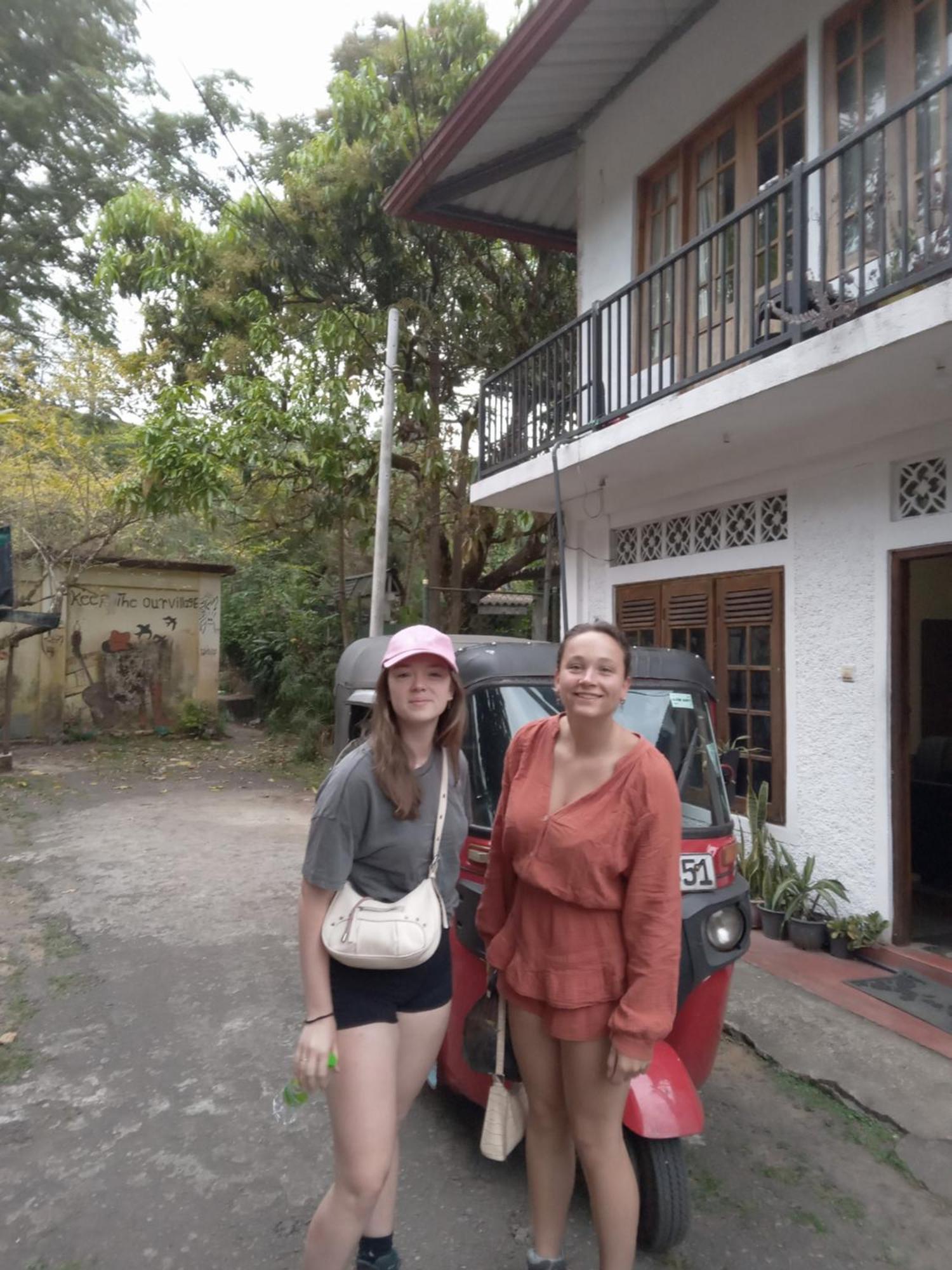 Trinish Homestay Хаттон Экстерьер фото