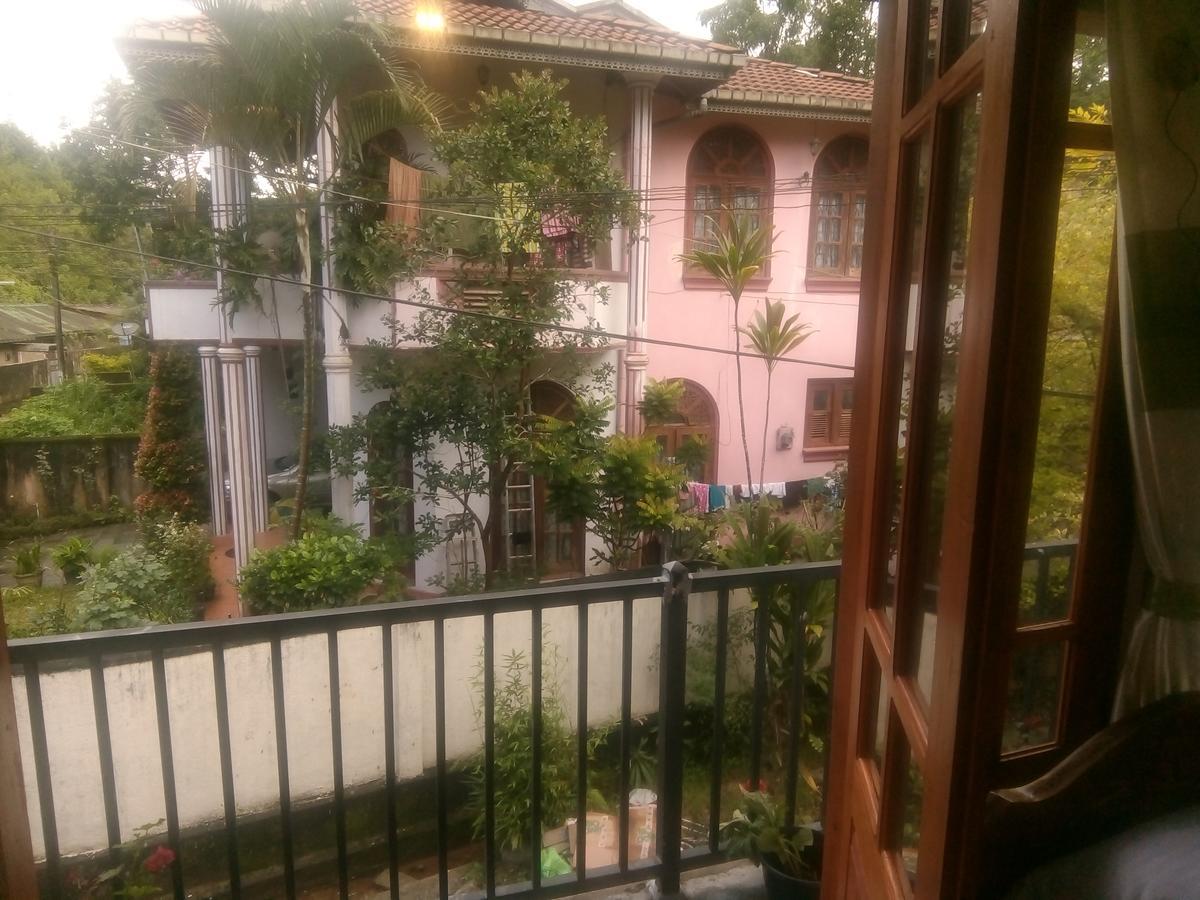 Trinish Homestay Хаттон Экстерьер фото